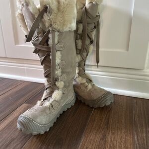 Earth brand boots size 9 - Summit2 Powder Khaki Color